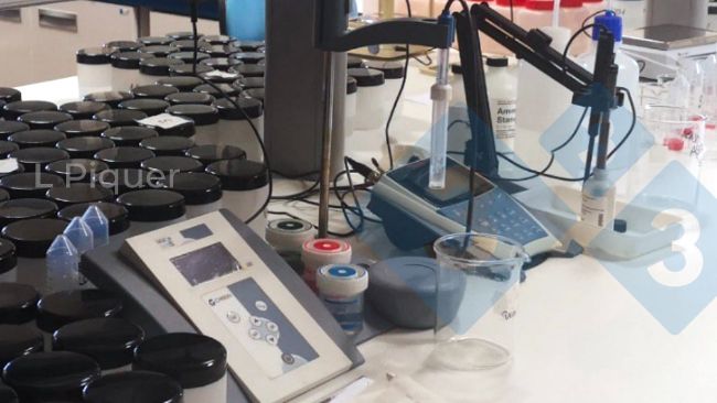 Foto 2. &Egrave; stata analizzata la composizione del liquame e sono stati effettuati test in vitro per determinare le potenziali emissioni di ammoniaca e metano.
