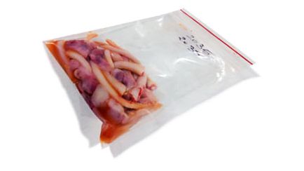 Code e testicoli in una busta Ziplock

