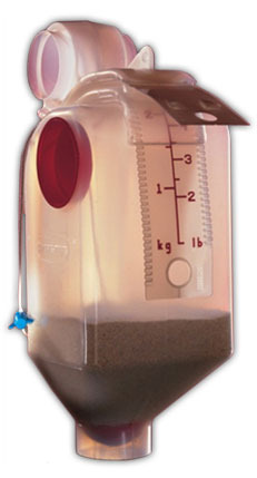 Dosatore di mangime con scala di regolazione in kg e lb.
